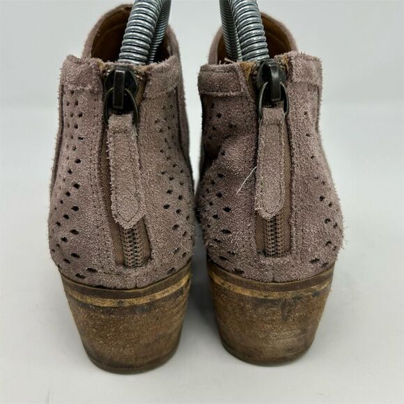 Susina Light Pink Purple Perforated Suede Bootie Size 6M Casual Fall Back Zipper - Picture 7 of 11